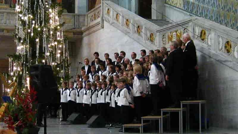 Sølvguttene i Oslo rådhus 23. desember 2005