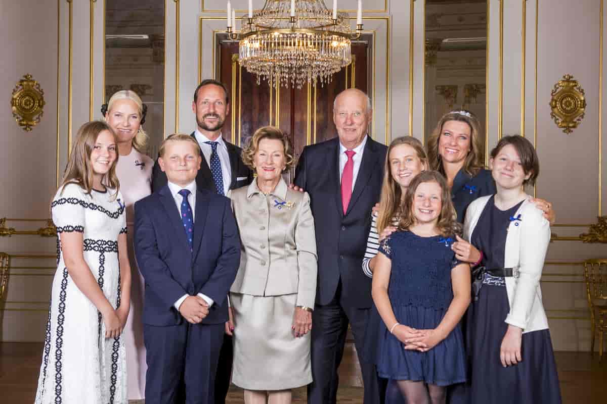 Kongefamilien under kongeparets gullbryllup i 2018