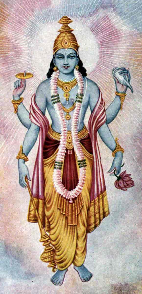 Maleri av guden Vishnu, som ser ut som en person med fire armer. Han har et gyllent hodeplagg som ligner en krone. I hendene holder han ulike gjenstander. Han er kledt i fargerike klær og gullsmykker. Det ser ut som om det går stråler ut fra hodet hans.