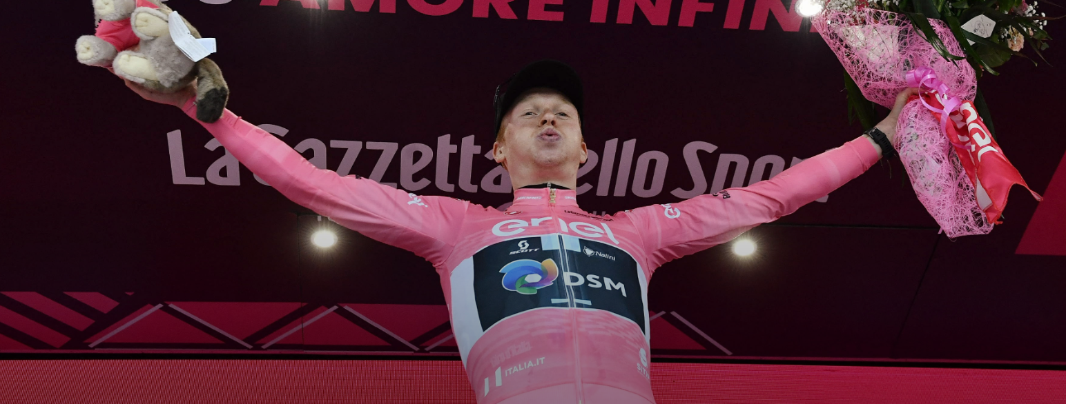 Andreas Leknessund syklet seg inn i den rosa ledertrøyen på fjerde etappe av Italia rundt i 2023