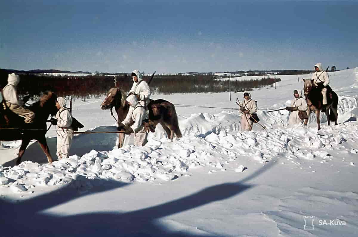 Finske kavalerister under fortsettelseskrigen