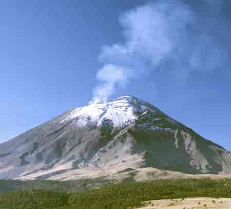 Foto av vulkanen Popocatépet.