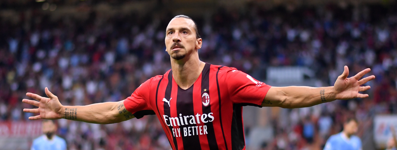 Zlatan Ibrahimovic i AC Milan-drakta jubler over en scoring mot Lazio i september 2021