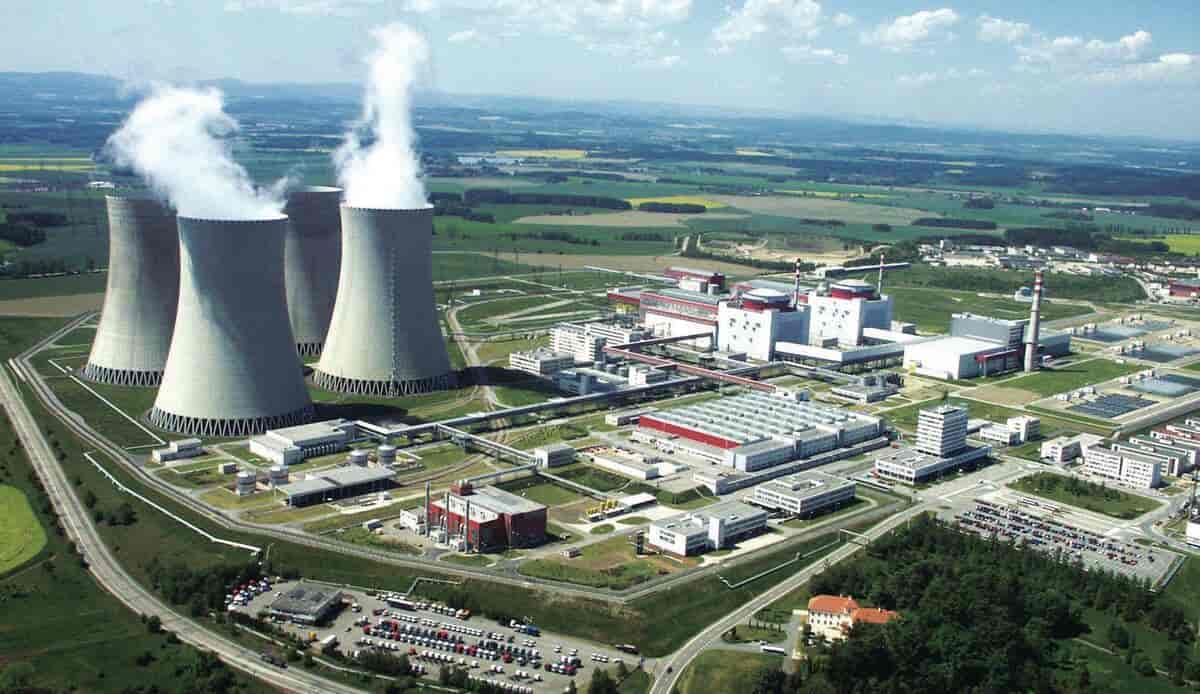 Foto av atomkraftverk ved Temelin i Tsjekkia.