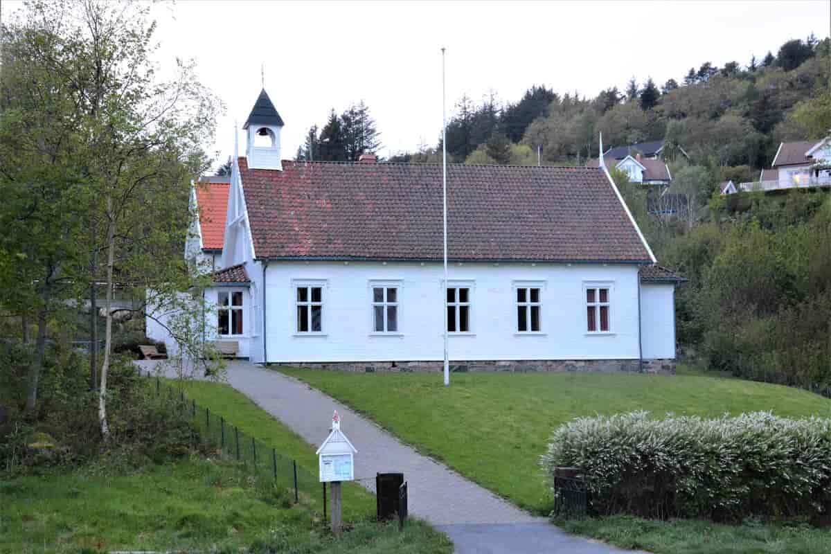 Skjernøy kapell er et samlingssted på øya.