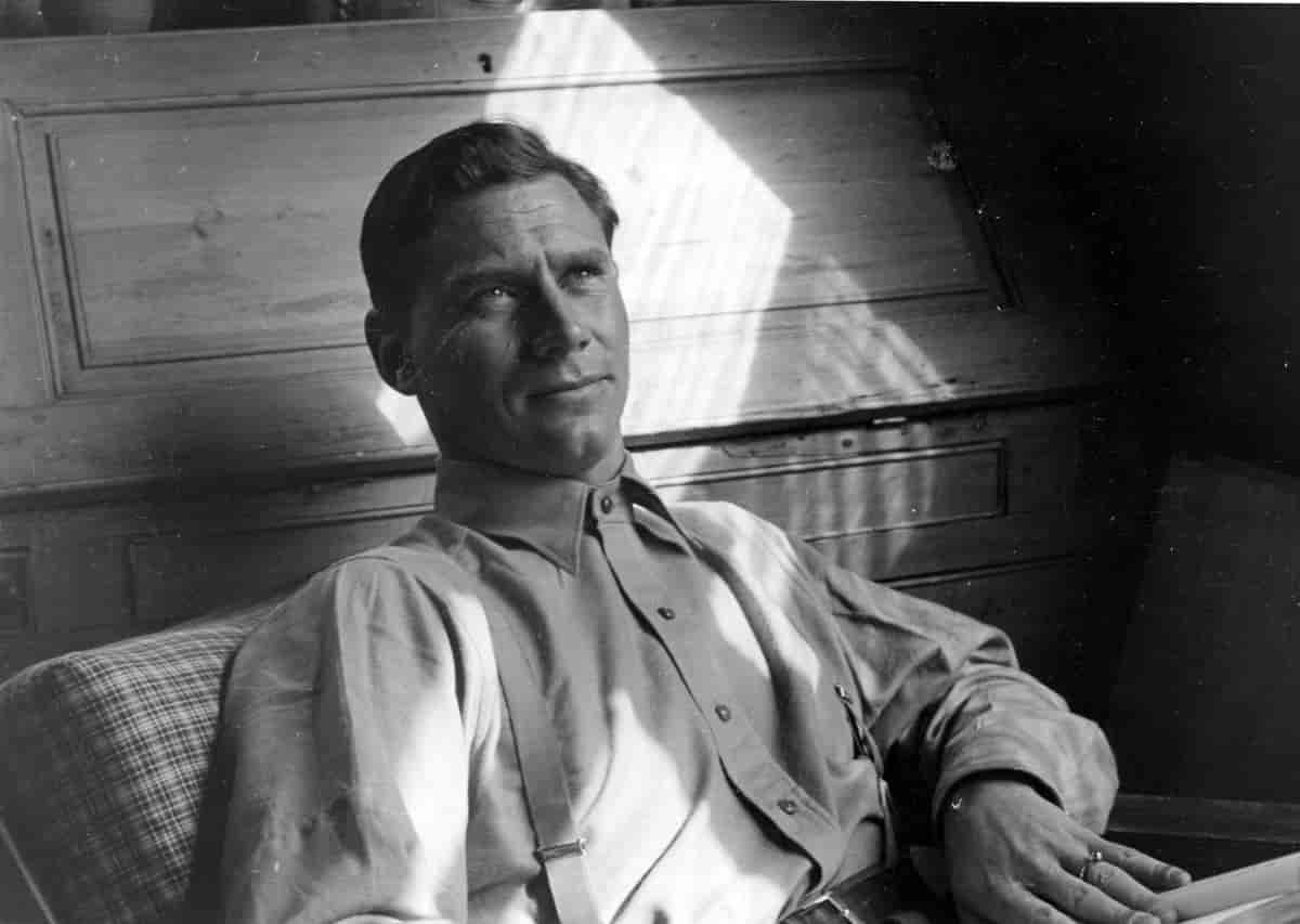 XUs første leder Arvid Storsveen. Bildet er tatt i Sverige kort før hans død i april 1943.