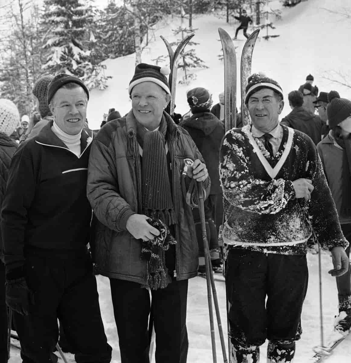 Asbjørn Ruud, Sigmund Ruud og Birger Ruud i Perseløkka på Kongsberg.