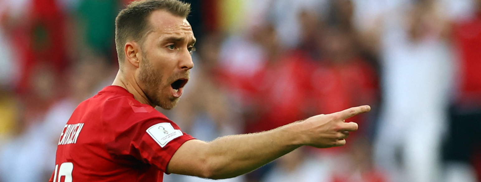 Christian Eriksen spiller for Danmark mot Tunisia i VM i fotball i Qatar i 2022.