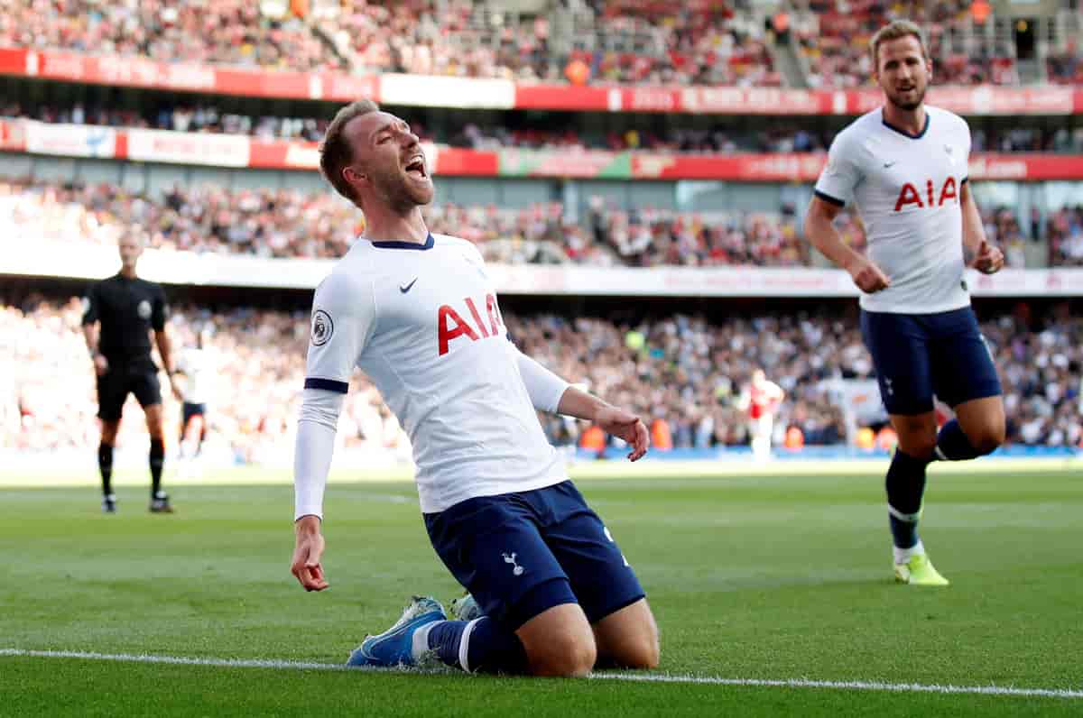 Eriksen feirer en scoring for Tottenham i en kamp mot London-rivalen Arsenal i 2019.