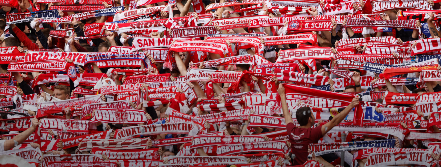 Bayern-fans holder frem skjerf