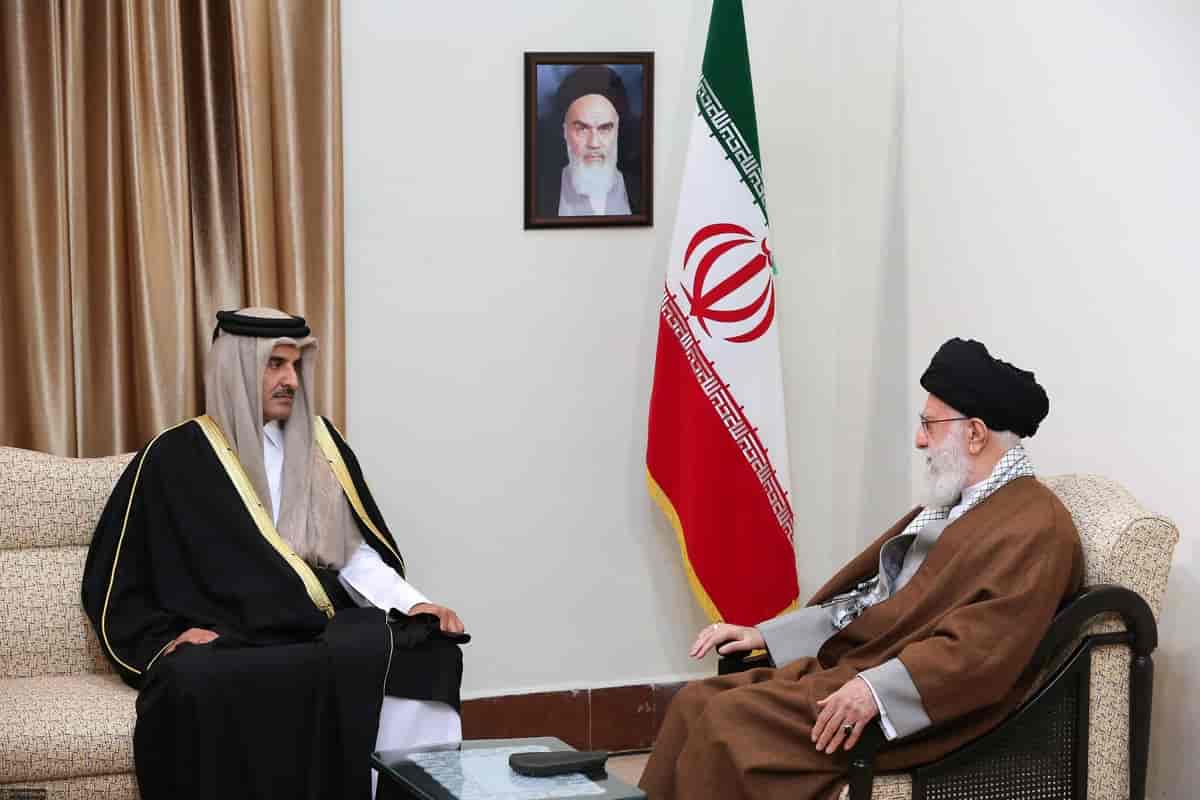 Emir Tamim bin Hamad Al Thani på besøk hos ayatollah Ali Khaminei i Teheran i 2020. 