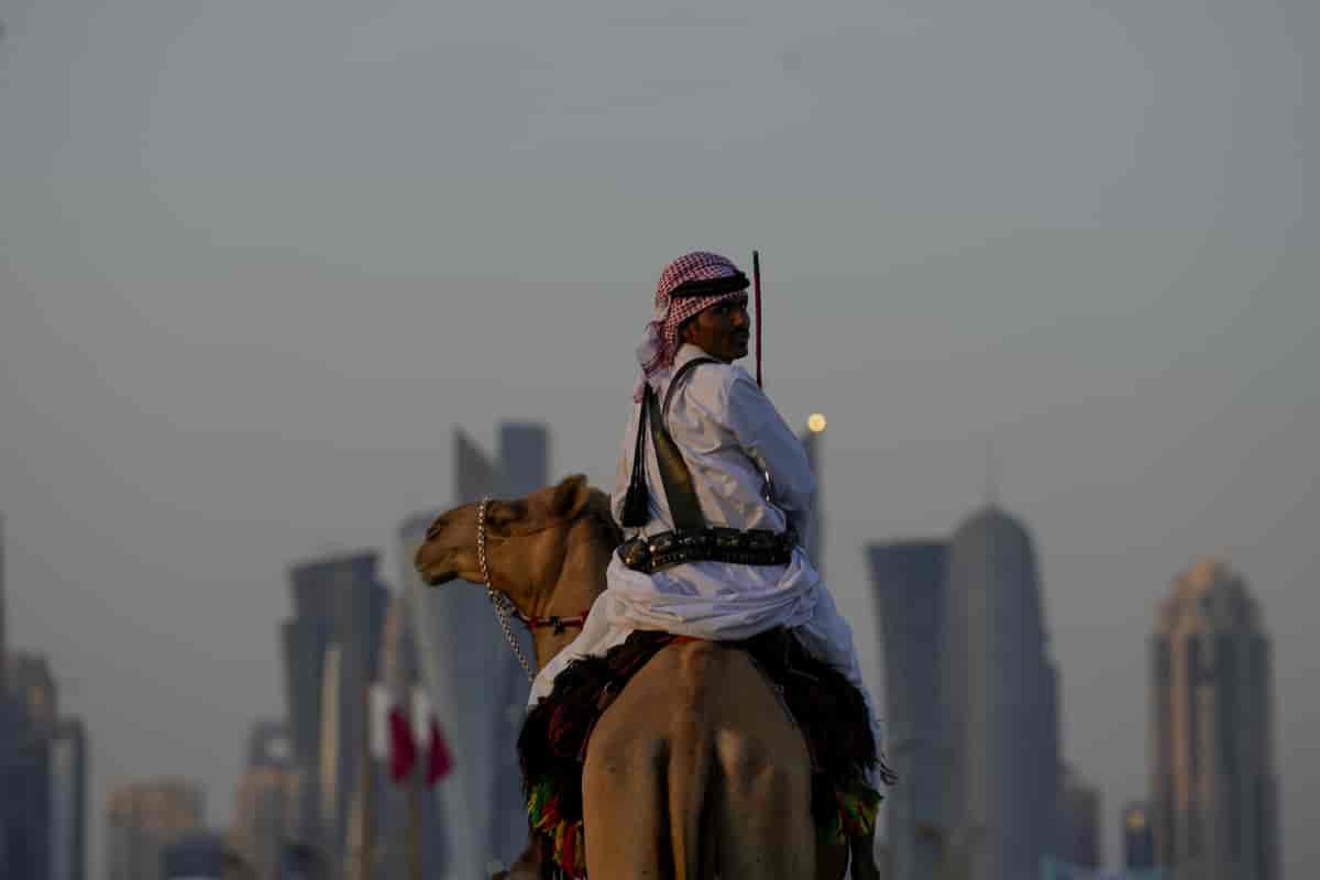 Foto av regjeringsvakt på kamel