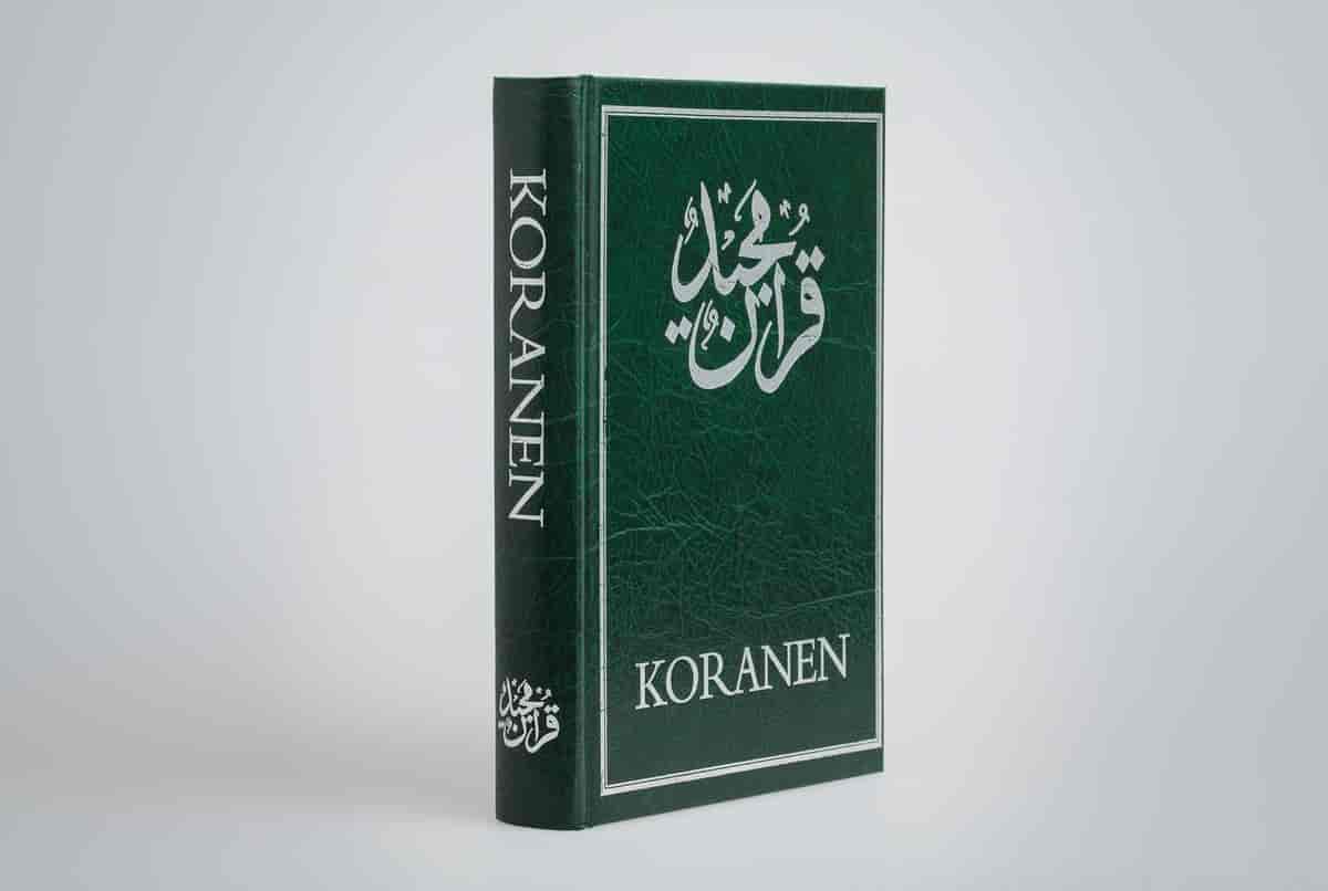 En bok hvor det står Koranen utenpå.