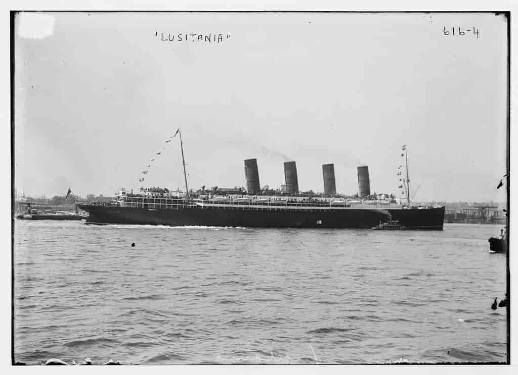 Lusitania i New York 1907–1914