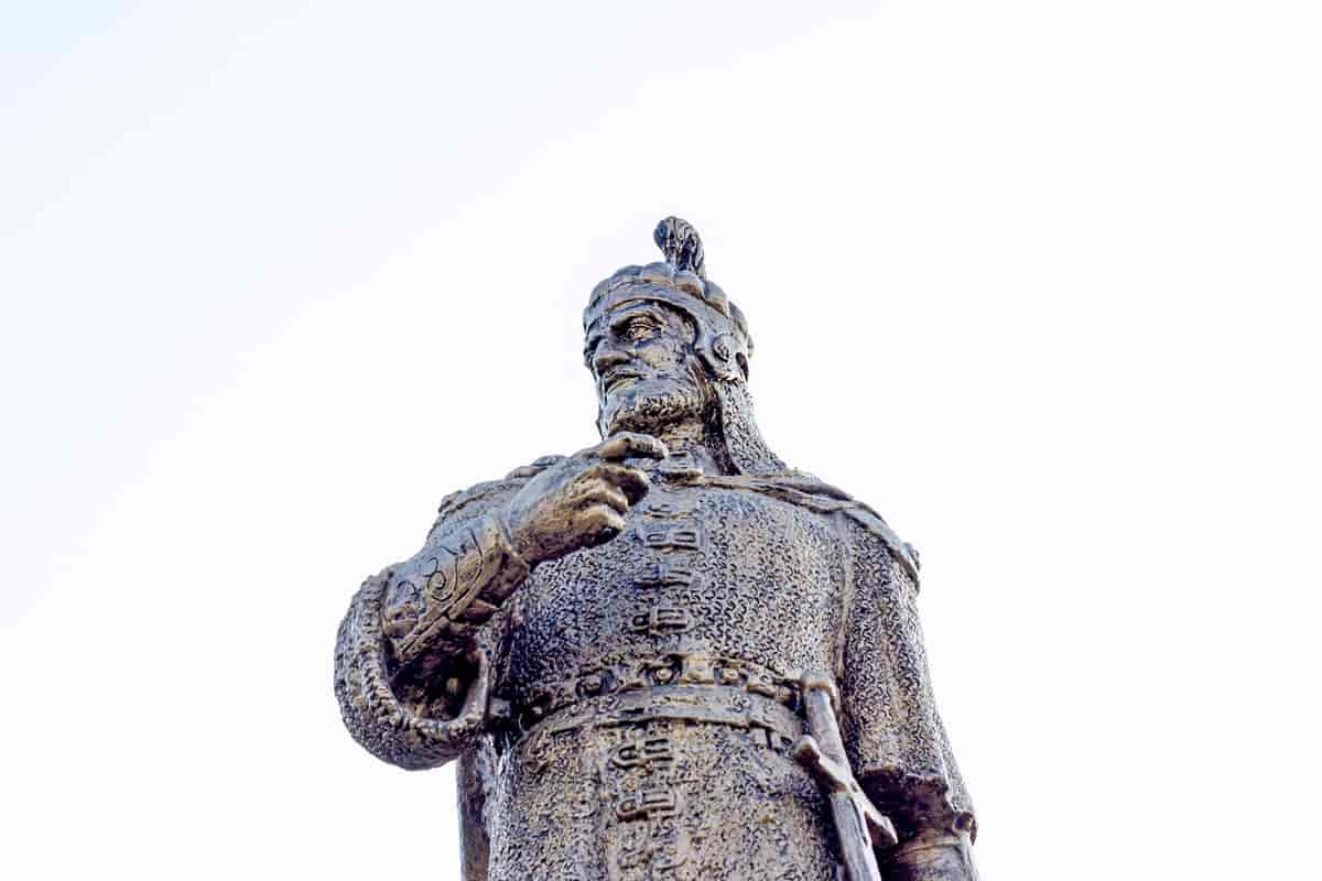 Statue av Abu Muslim