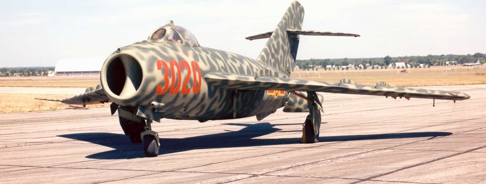 MiG-17F i fargene til det Nordvietnamesiske flyvåpenet