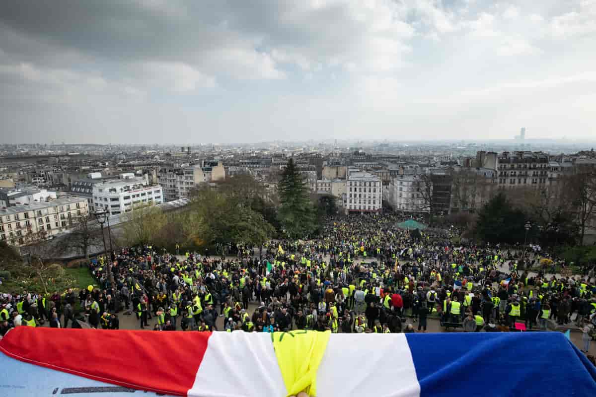 Fotografi fra en gule vester-demonstrasjon i Paris i mars 2019
