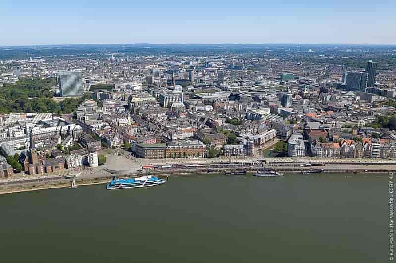 Düsseldorf ved Rhinen