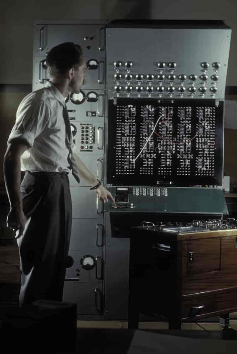 Jens Glad Balchen og analogdatamaskinen DIANA, 1954