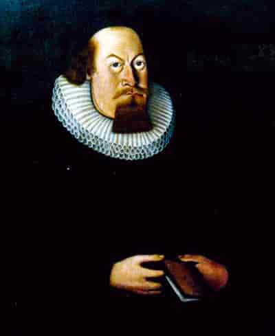 Maleriet viser en alvorlig mann som holder en liten bok i hendene. Han har prestekrage rundt halsen og er kledt i en svart kappe.