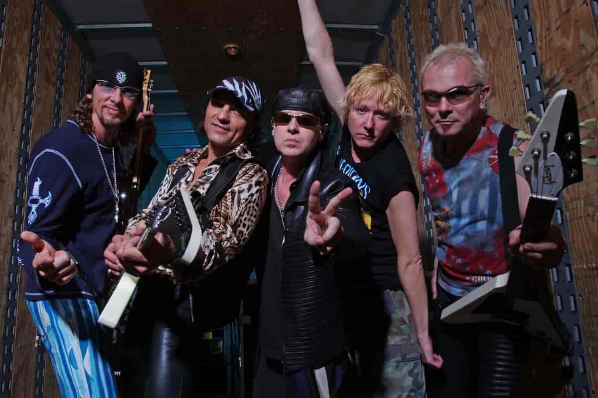 Foto av Scorpions i 2003.