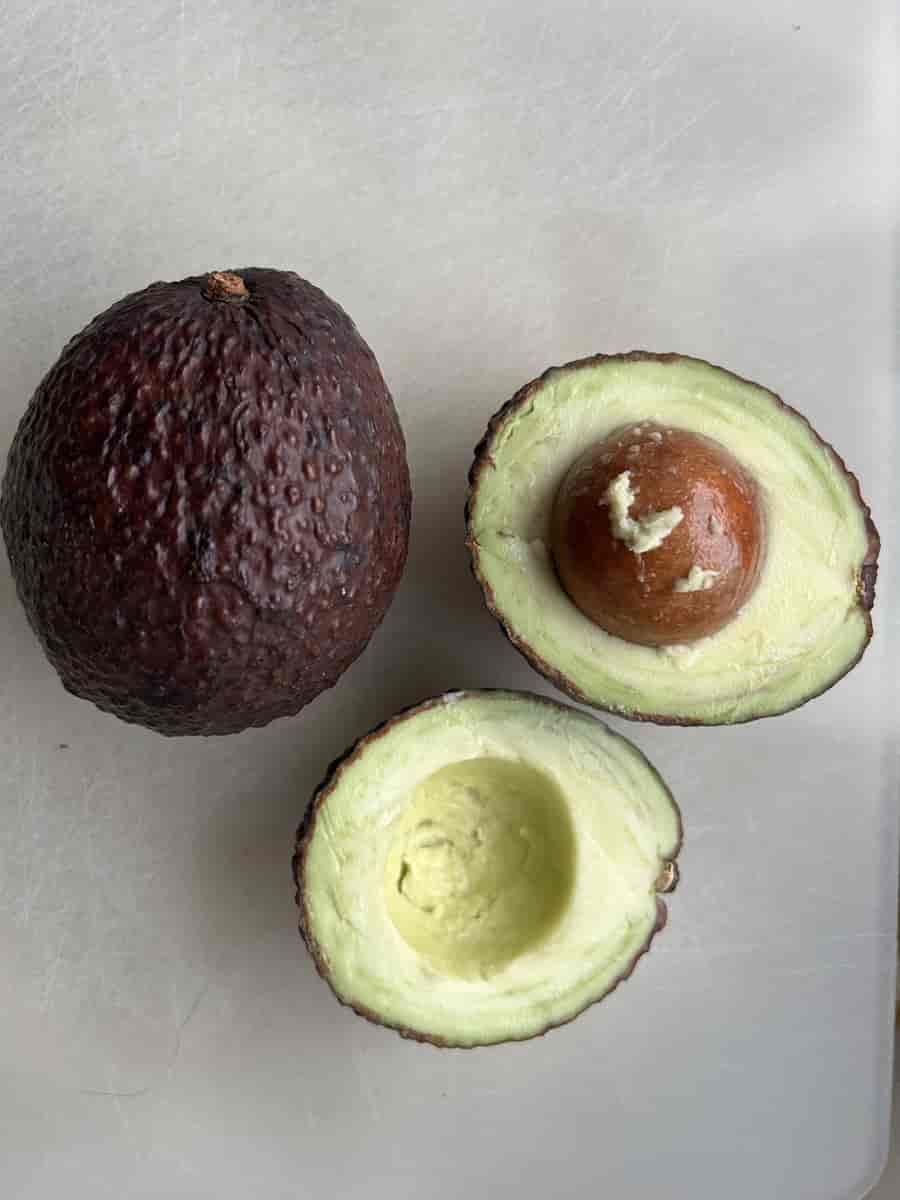 Avokado av sorten 'Hass' produsert i Colombia