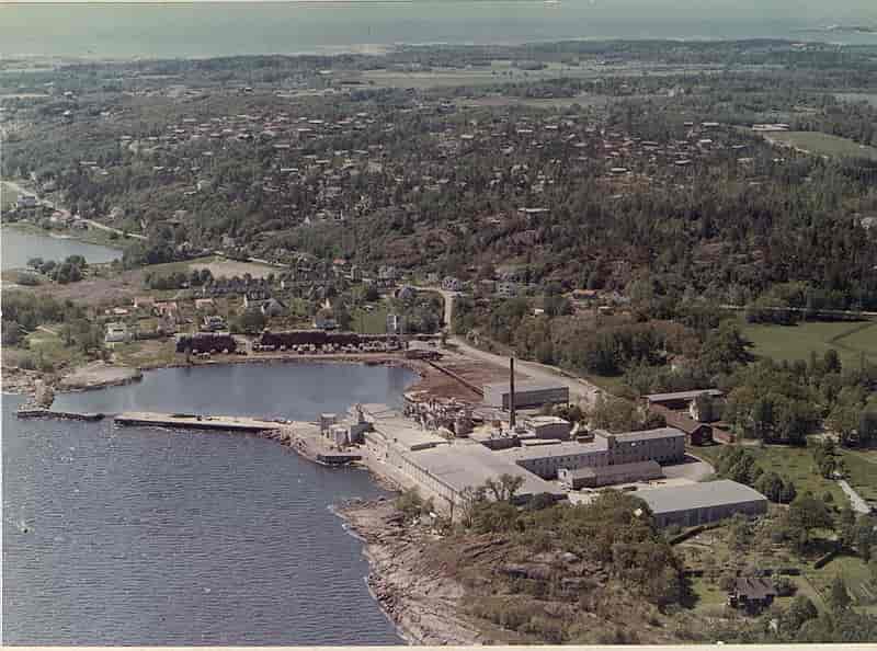 Widerøe flyfoto av området ved Agnes fyrstikkfabrikk 1967