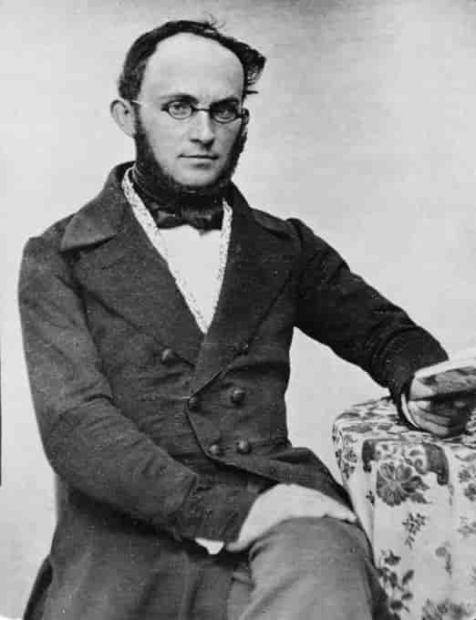 Niels Matthias Aalholm startet Den vestlandske Tidende i 1832. 
