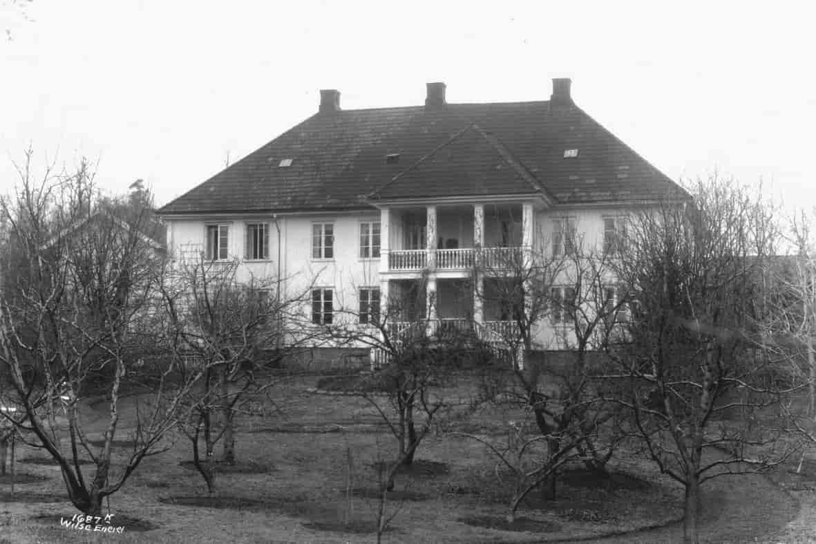 Grimelund gård, hovedbygningen fotografert omkring 1930