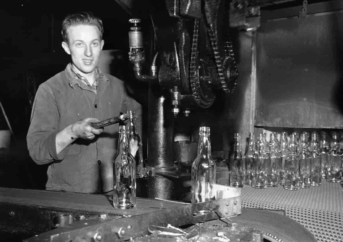Flaskearbeider i Moss, 1957