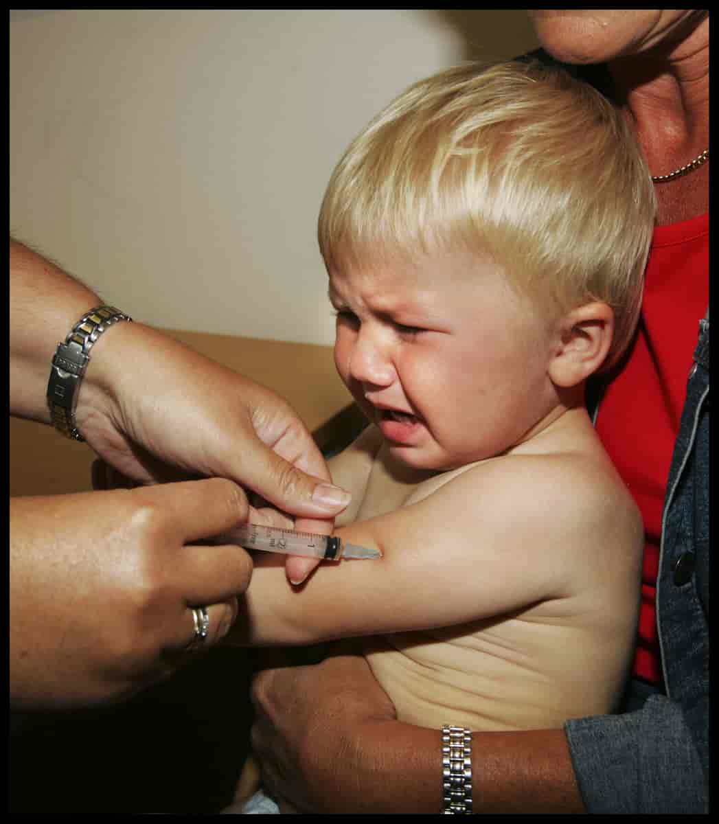 Foto av barn som får vaksine