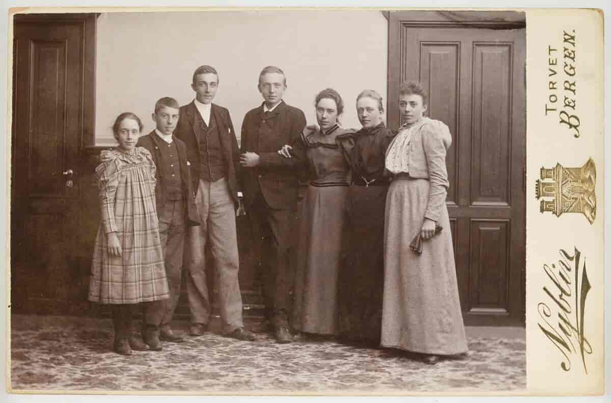 Søsknene Stoltz, fotografert i 1890-årene