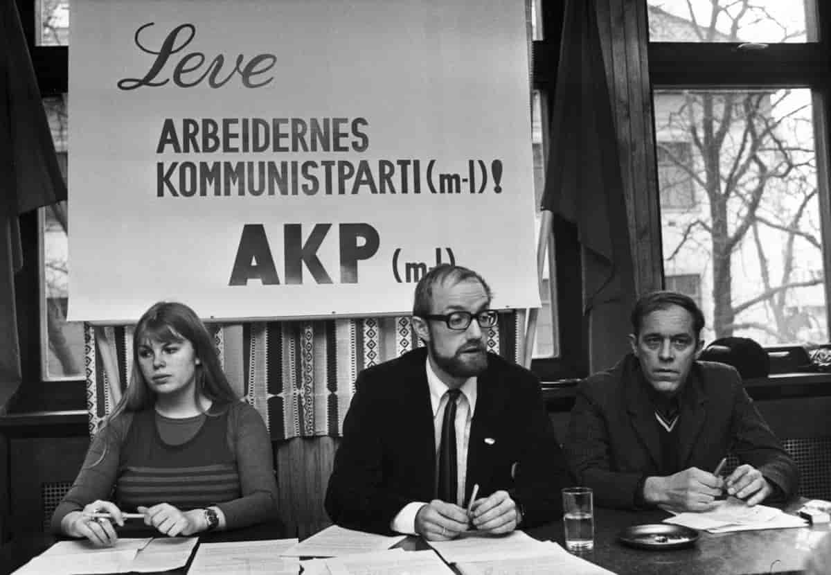 Foto fra AKP (m-l)s stiftelseskonferanse, 1973