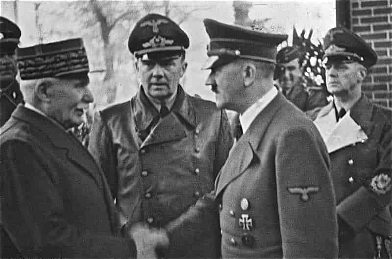Pétain (til venste) hilser på Hitler 24. oktober 1940