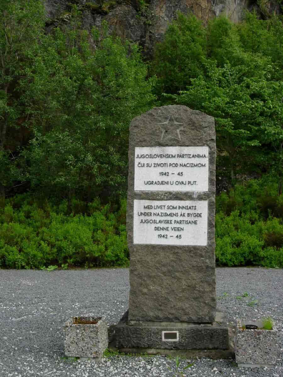 Minnesmerke over Blodveien, E6 i Botn, Saltdal