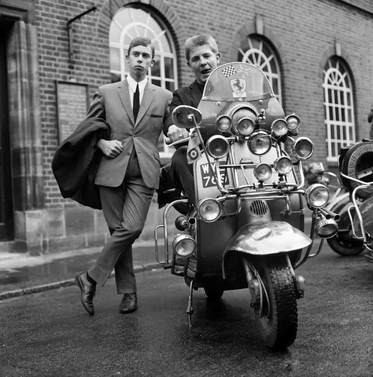 «Mods» i England i 1964.