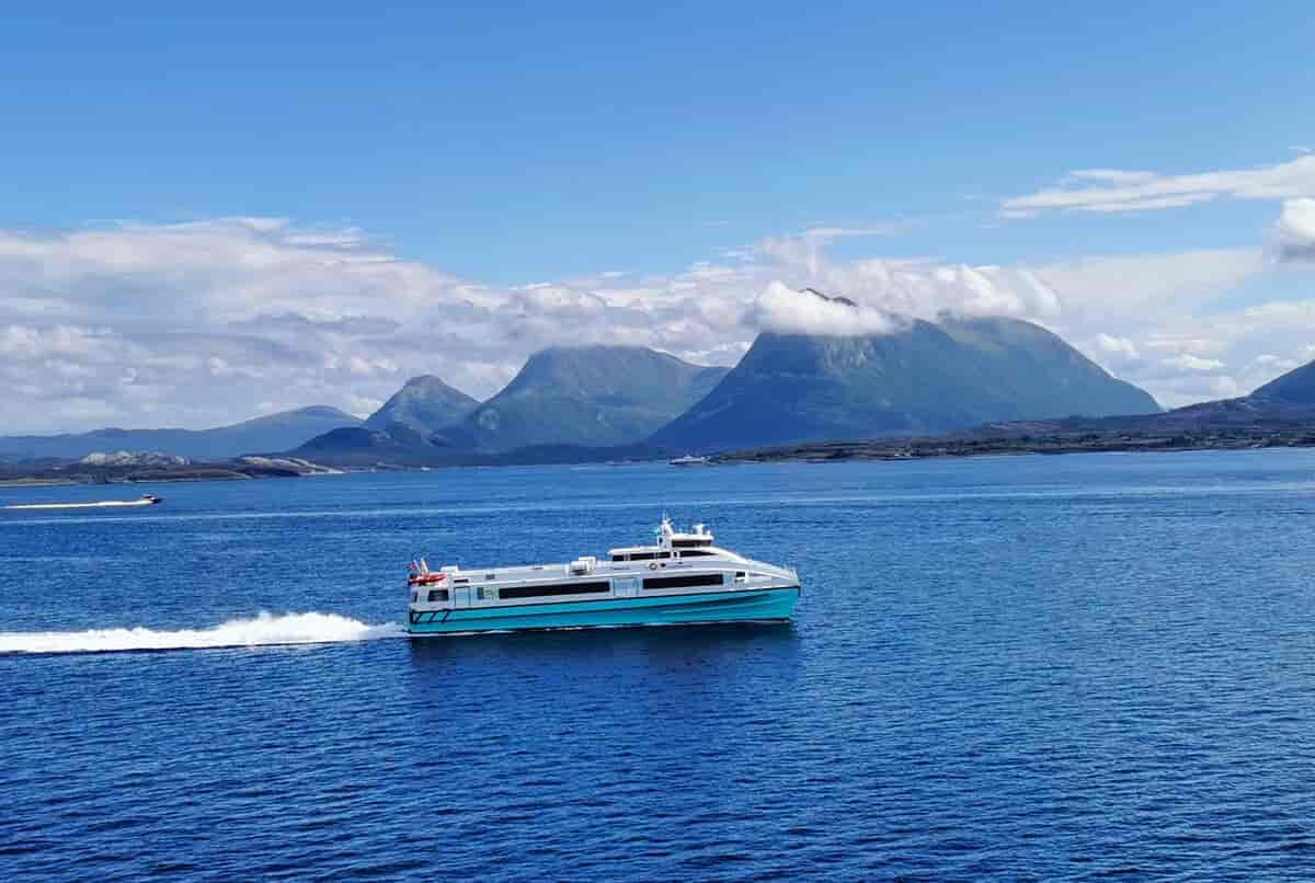 Hurtigbåten MS Tyrhaug på Mørekysten