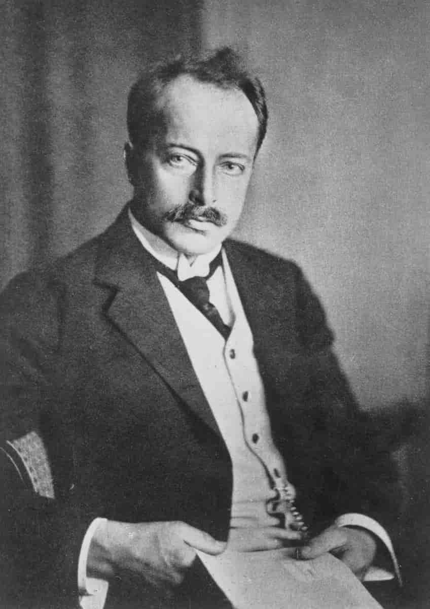 Professor Max von Laue