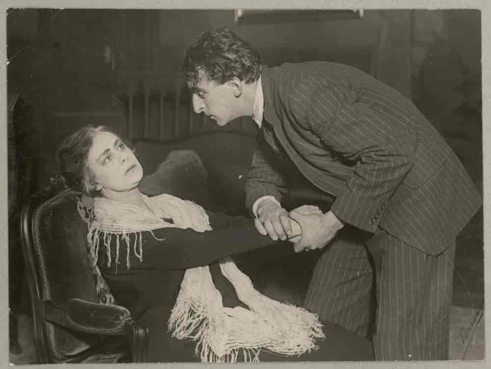 Henrik Bentzon og Betty Nansen i Henrik Ibsens Gengangere 1925