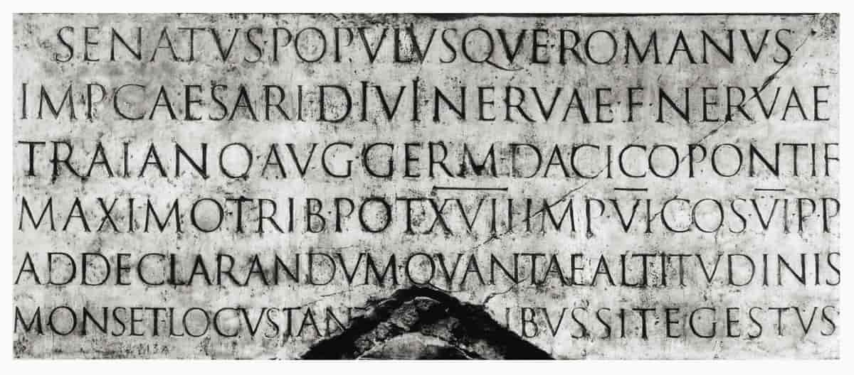 Typografi på Trajansøylen