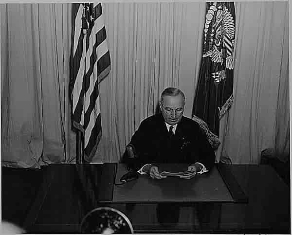 Truman annonserer slutten på andre verdenskrig