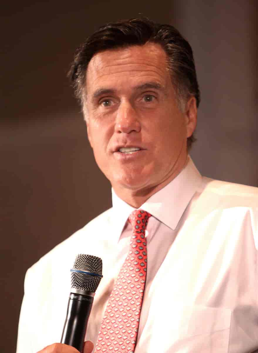 Mitt Romney taler