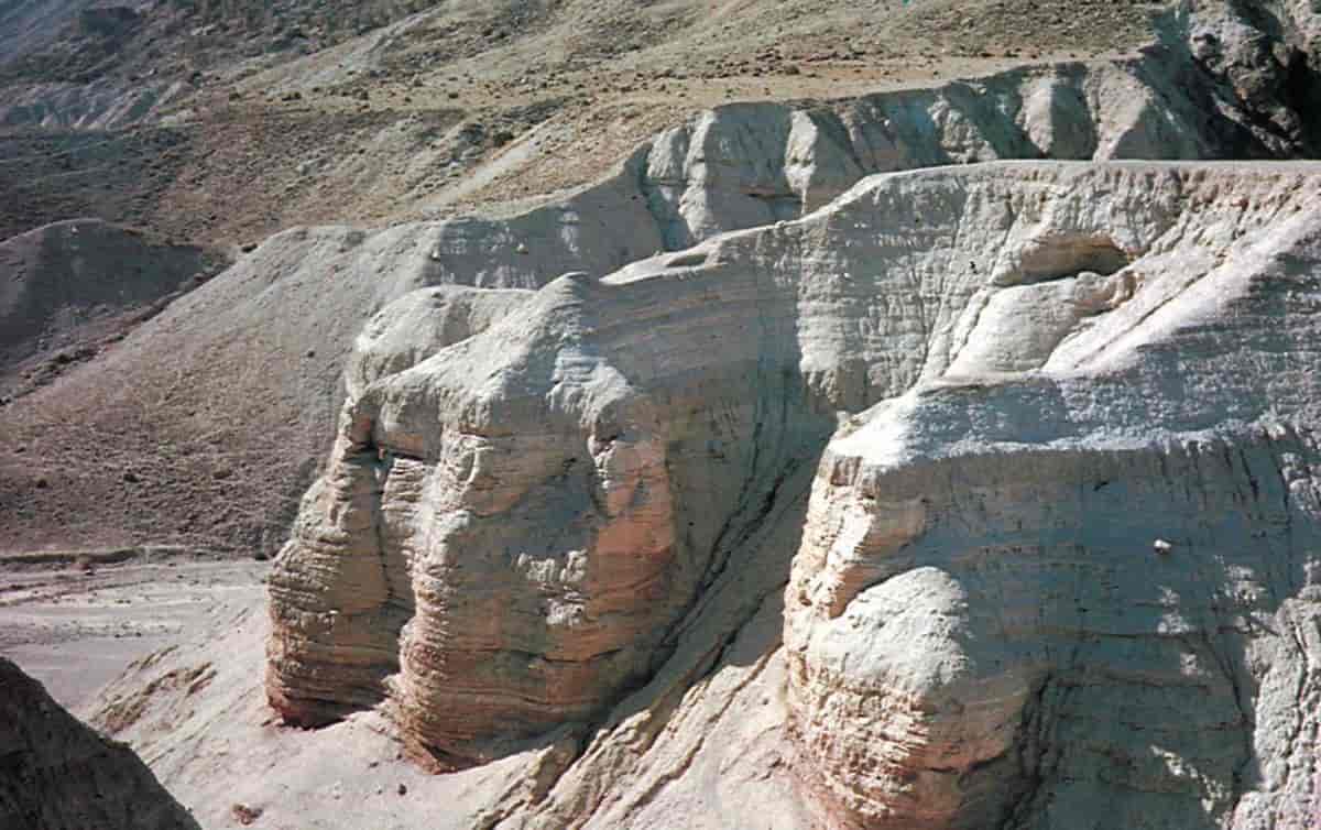 Dødehavsrullene (fjell ved Khirbet Qumran)