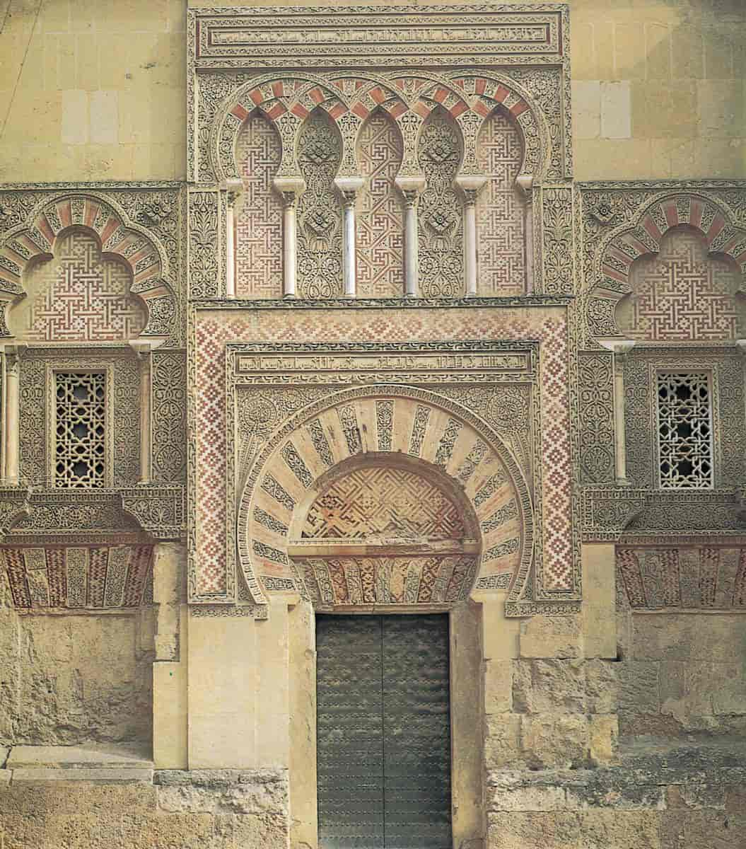 Maurisk stil (Porta de San Miguel)