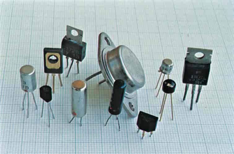 Transistor (foto, eldre typer)