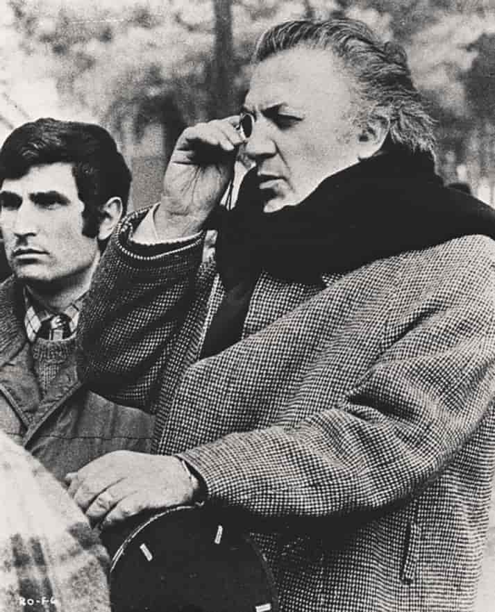 Fellini, Federico (fotografert på settet, Roma)