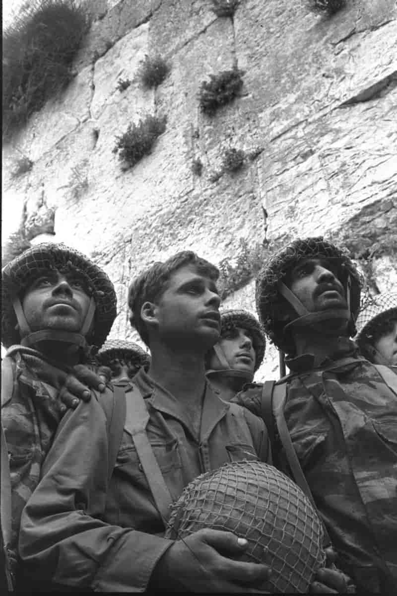 Soldater ved Klagemuren.