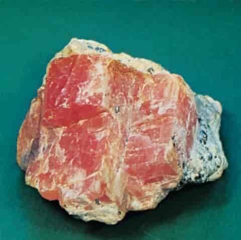 Mineraler (rhodokrositt)
