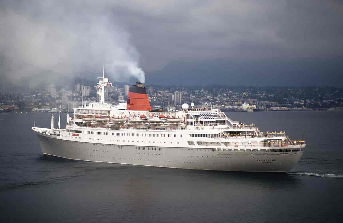 M/S Sagafjord i Cunard-farger, i Vancouver, Canada i 1992