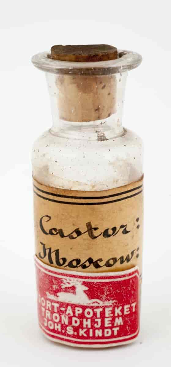 Standglass  med Castor Moscow fra Hjort-apoteket i Trondheim